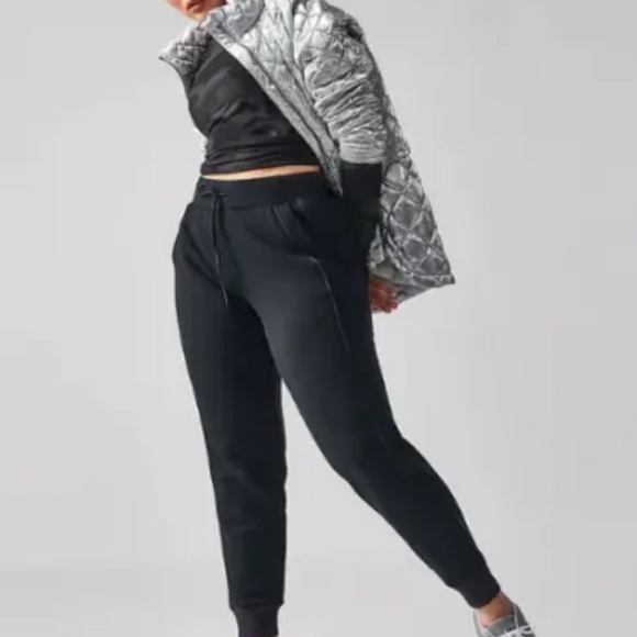 NWT Athleta Altitude Jogger in Polartec Power Stretch,Size 1X decadent red snow - Picture 8 of 14